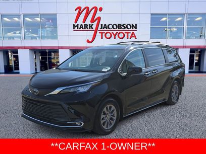 Used 2021 Toyota Sienna XLE