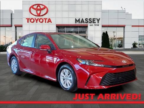 Used 2026 Toyota Camry LE w/ Convenience Package FWD image 1
