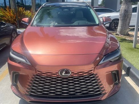 Used 2023 Lexus RX 350 w/ Accessory Package (2T) AWD/4WD image 5