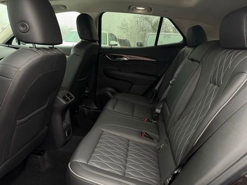 Used 2022 Buick Envision Avenir w/ Technology Package II image 20