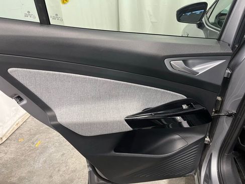 Used 2023 Volkswagen ID.4 Pro image 22