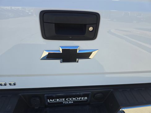 Used 2018 Chevrolet Silverado 1500 LT w/ All Star Edition image 40