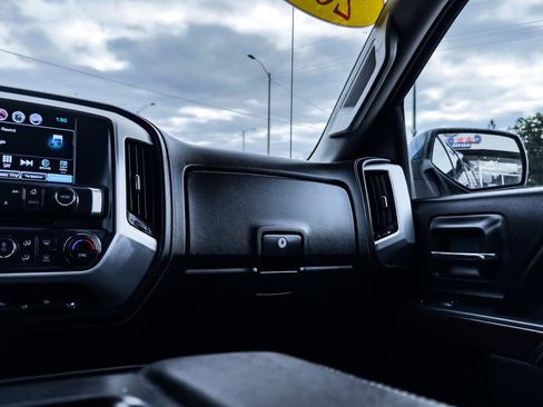 Used 2017 GMC Sierra 1500 SLE w/ SLE Value Package image 28