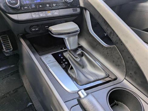 Used 2025 Hyundai Elantra Sport image 12
