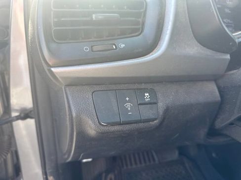 Used 2023 Kia Rio S FWD image 5