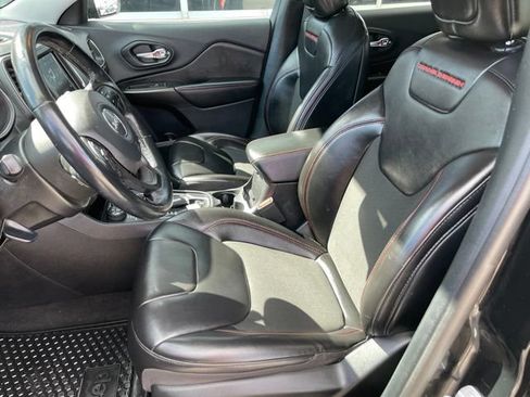 Used 2020 Jeep Cherokee Trailhawk w/ Comfort/Convenience Group AWD/4WD image 12