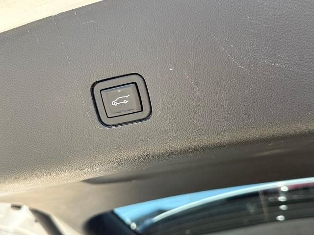 Used 2022 Chevrolet Traverse LT FWD image 7