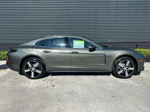 Used 2026 Porsche Panamera 4 image 10
