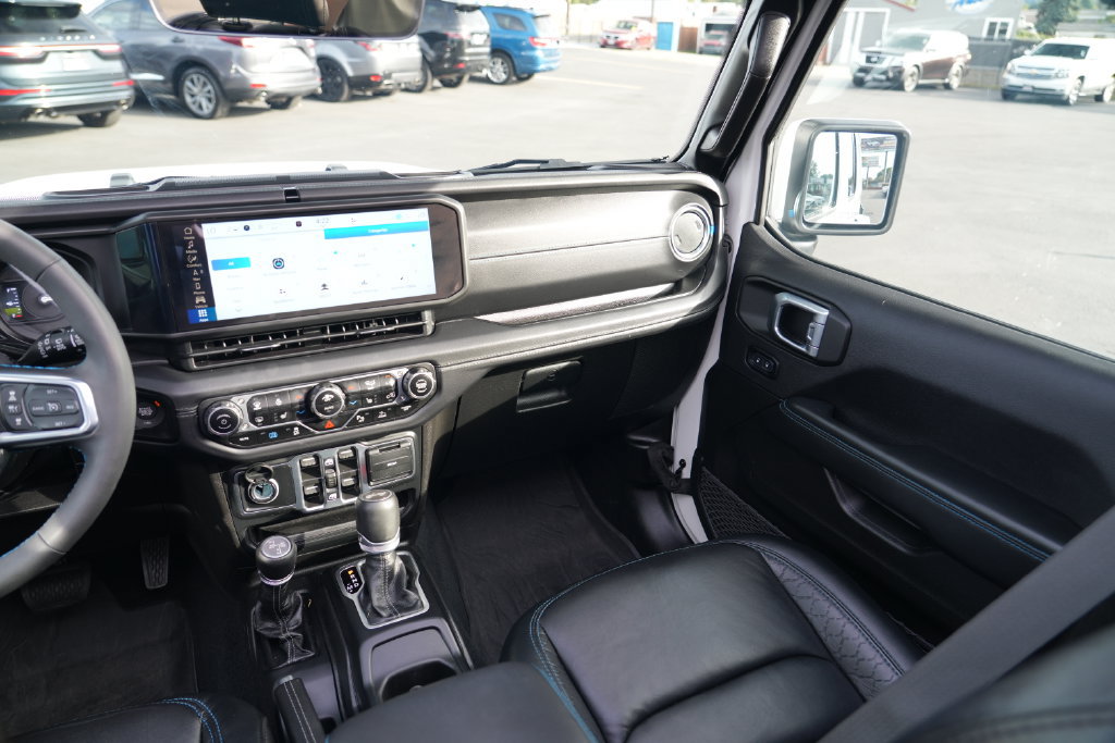 Used 2024 Jeep Wrangler High Altitude AWD/4WD image 24
