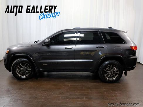 Used 2016 Jeep Grand Cherokee Laredo 75th Anniversary image 10