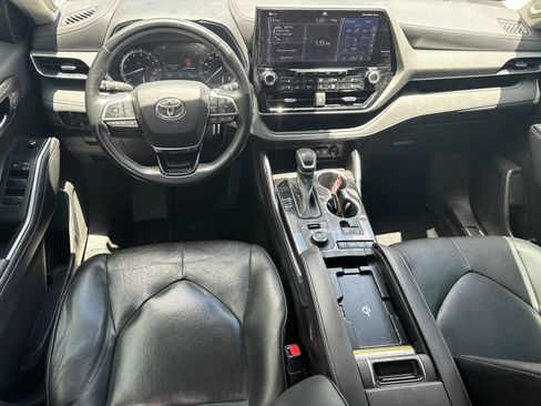Used 2021 Toyota Highlander Platinum AWD/4WD image 23