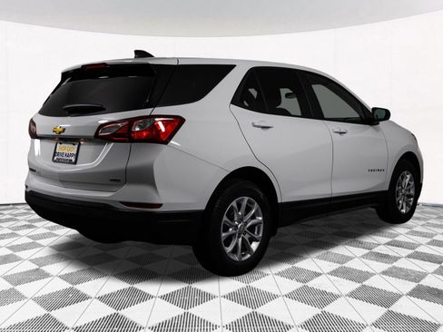 Used 2021 Chevrolet Equinox LS w/ LS Convenience Package image 16