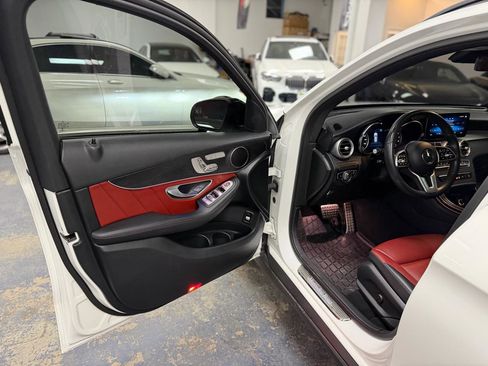 Used 2021 Mercedes-Benz GLC 300 4MATIC image 11