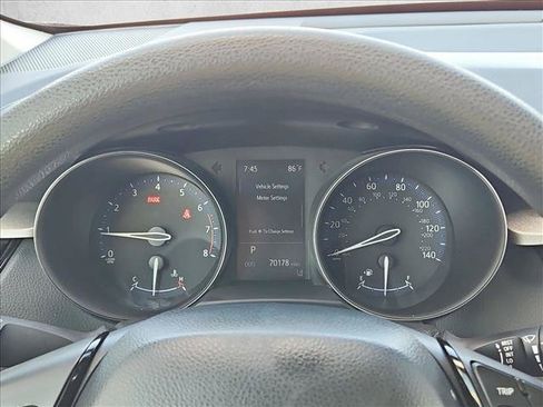 Used 2021 Toyota C-HR LE FWD image 11