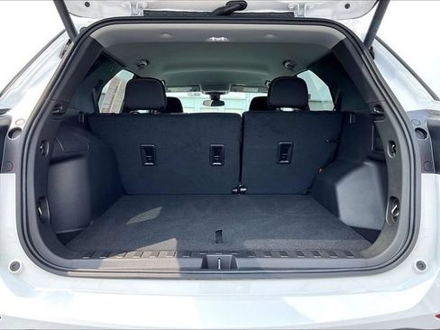 Used 2024 Chevrolet Equinox LT FWD image 29