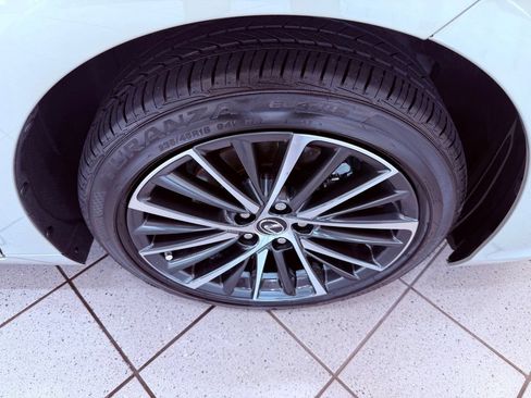 Certified 2025 Lexus ES 350 w/ Premium Package FWD image 15