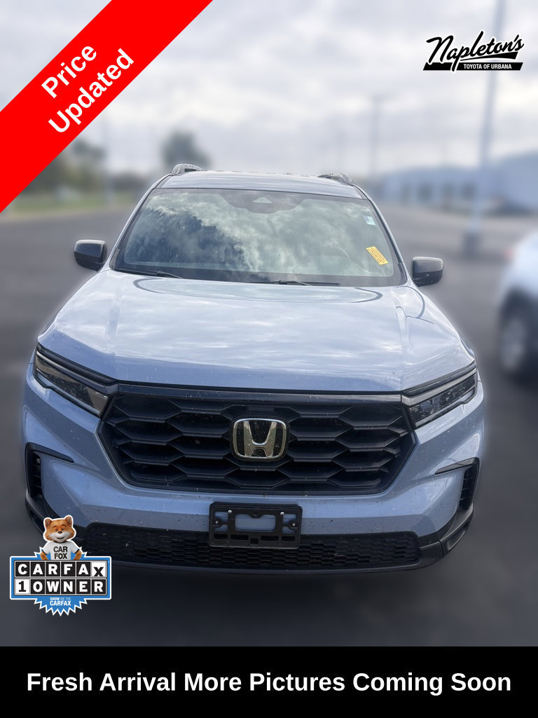 Used 2025 Honda Pilot Sport image 1