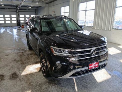 Used 2021 Volkswagen Atlas SEL image 2