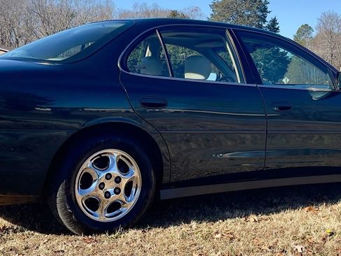 Used 1999 Oldsmobile Intrigue GL image 6