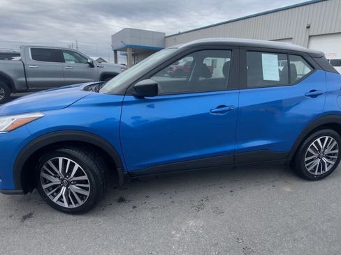 Used 2023 Nissan Kicks SV FWD image 4
