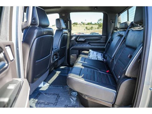 Used 2024 GMC Sierra 2500 AT4X AWD/4WD image 18