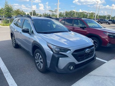 Used 2024 Subaru Outback Premium AWD/4WD image 3