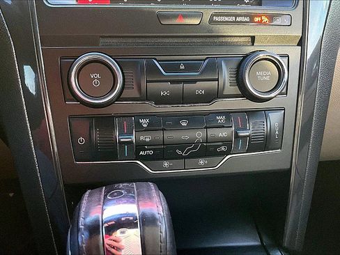 Used 2018 Ford Explorer XLT w/ Equipment Group 201A image 15