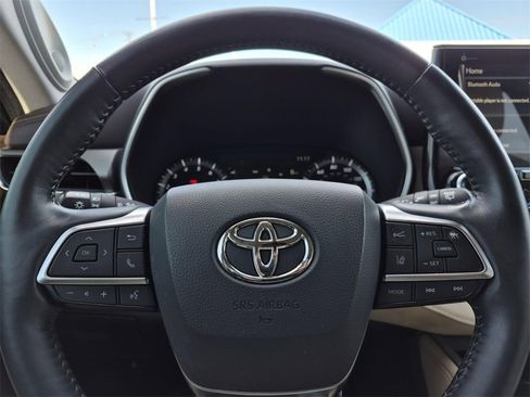 Used 2020 Toyota Highlander Limited image 20