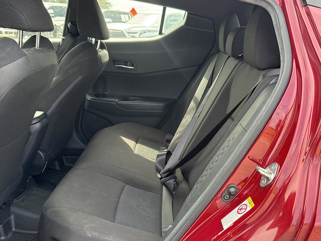 Used 2019 Toyota C-HR XLE FWD image 8