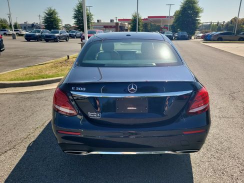 Used 2018 Mercedes-Benz E 300 image 4