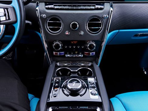 Used 2025 Rolls-Royce Cullinan AWD/4WD image 79