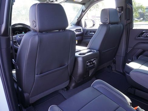 New 2026 GMC Yukon XL Elevation AWD/4WD image 13