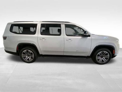 Used 2024 Jeep Wagoneer L Series II w/ Flexible Seating Group image 4