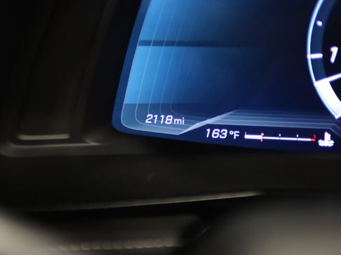 Used 2022 Chevrolet Corvette Stingray Coupe w/ Z51 Performance Package RWD image 22