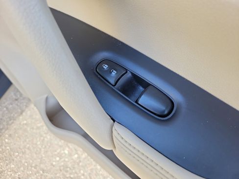 Used 2015 Nissan Rogue SL w/ SL Premium Package image 11