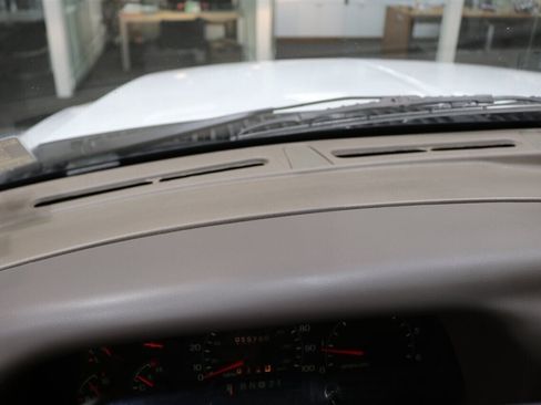 Used 2001 Ford F350 Lariat image 87