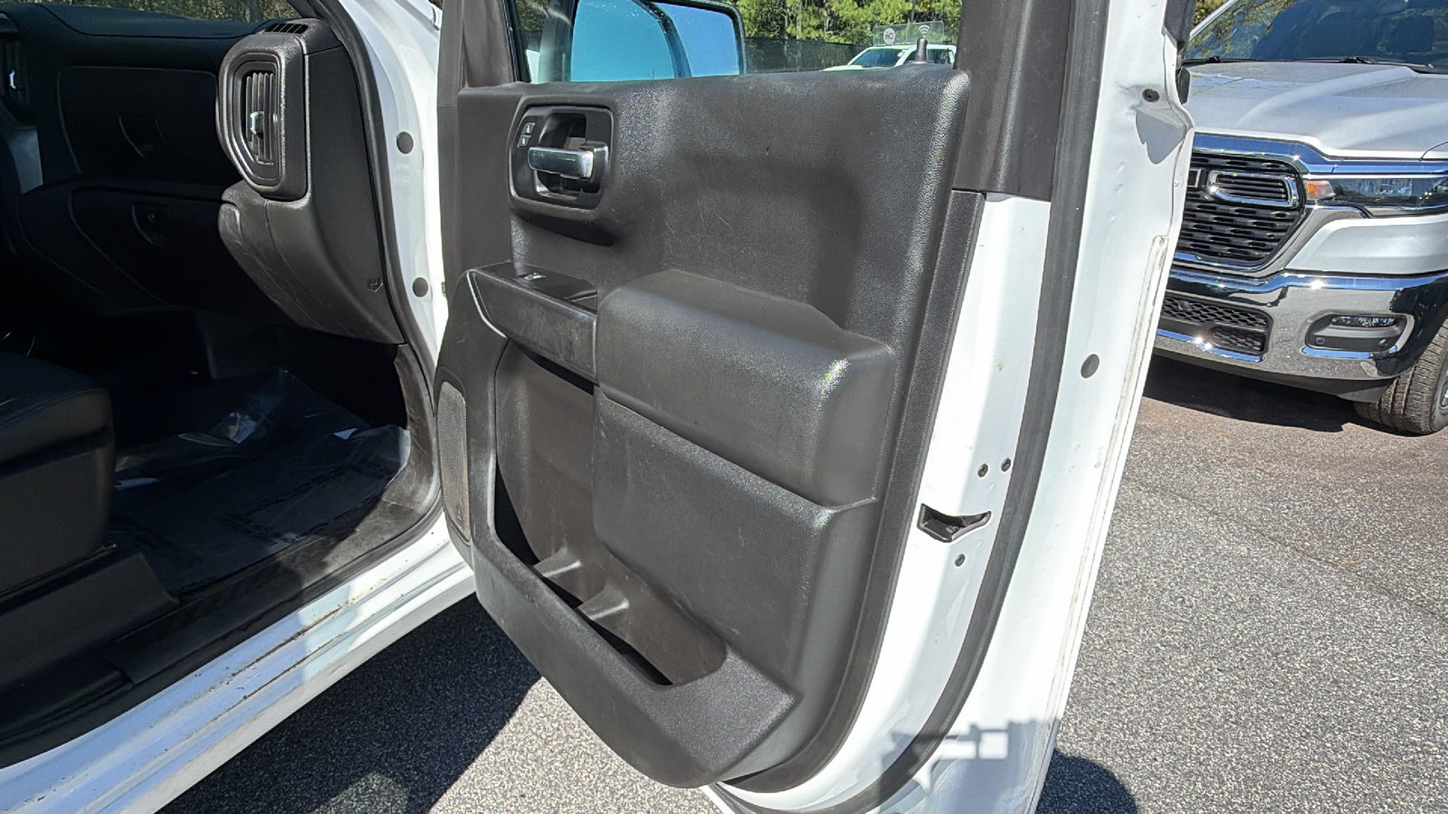 Used 2019 Chevrolet Silverado 1500 W/T w/ Trailering Package AWD/4WD image 18