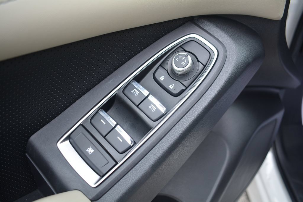 Used 2024 Subaru Ascent Limited AWD/4WD image 9