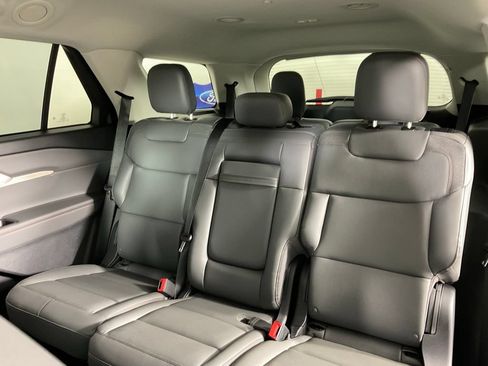 New 2026 Ford Explorer Active w/ Active Comfort Package RWD image 16