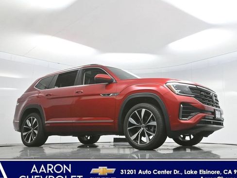Used 2024 Volkswagen Atlas SEL Premium R-Line AWD/4WD image 2
