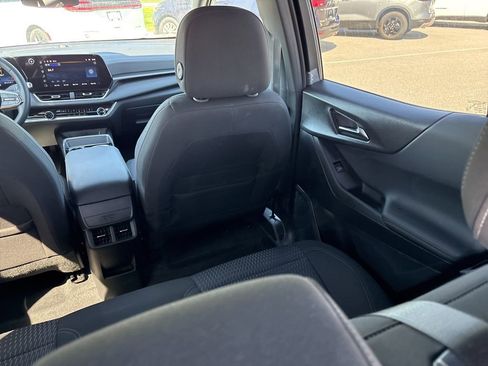 Used 2026 Chevrolet Equinox LT FWD image 12