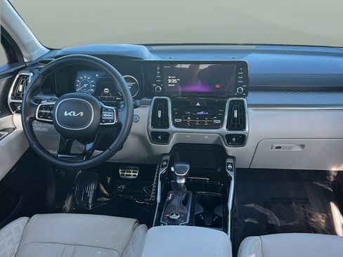 Used 2023 Kia Sorento SX AWD/4WD image 9