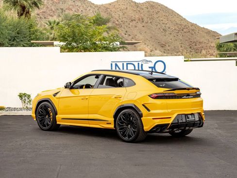 Used 2026 Lamborghini Urus SE AWD/4WD image 9