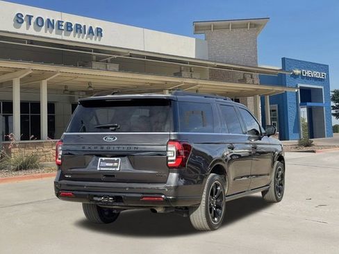 Used 2023 Ford Expedition Max Limited image 5