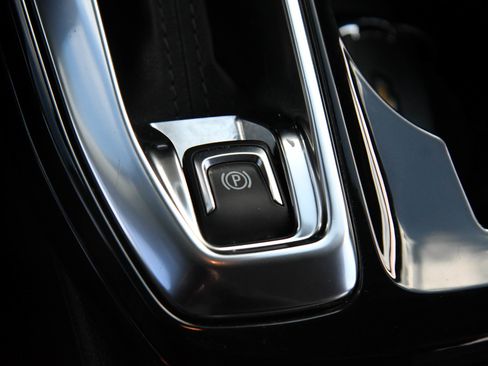 Used 2025 Chevrolet Trax ACTIV w/ Driver Confidence Package image 26