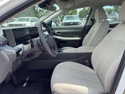 Used 2025 Hyundai Sonata SEL FWD image 8