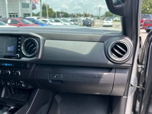 Used 2021 Toyota Tacoma TRD Sport w/ Technology Package AWD/4WD image 13