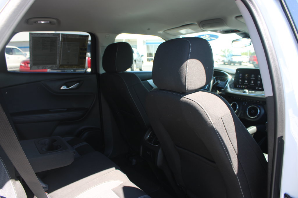 Used 2025 Chevrolet Blazer LT FWD image 32