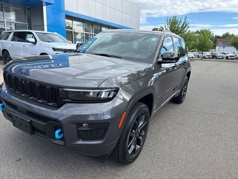 Used 2024 Jeep Grand Cherokee Limited 4xe AWD/4WD image 2