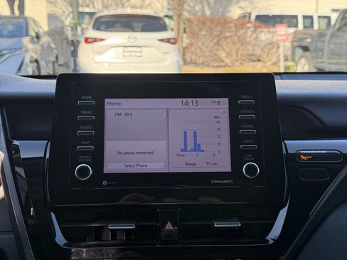 Used 2021 Toyota Camry SE image 18